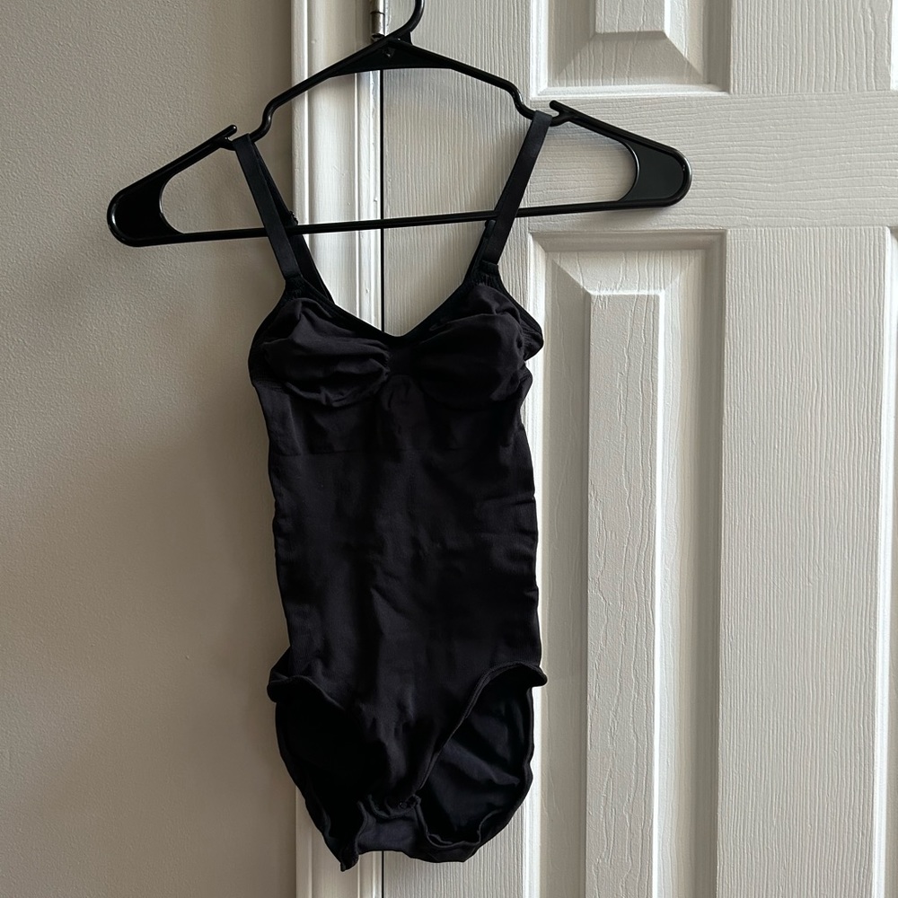Skims sculpting shapewear bodysuit